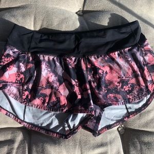 Lululemon Speed Up 2.5 Shorts size 6